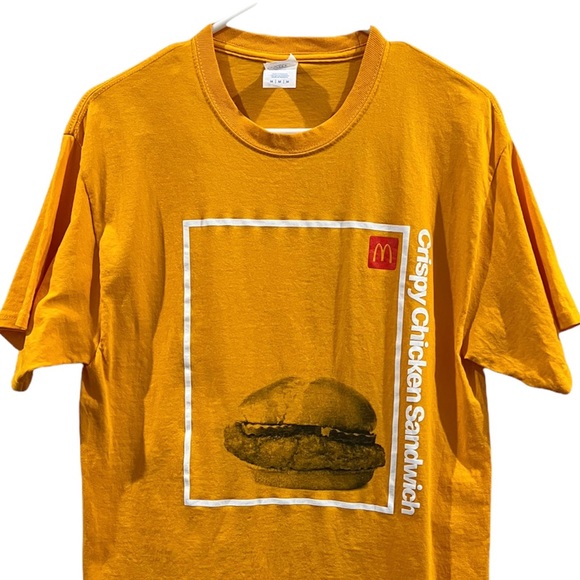 Mc Donald crispy chicken sandwich shirts medium yellow - Picture 2 of 8